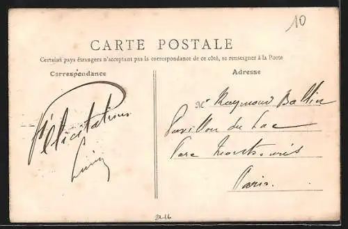 AK Salmaise, L`Entrée du Village et l`École Communale