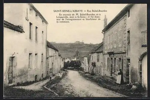 AK Saint-Seine-l`Abbaye, Rue Bulet-Bourdon avec vue sur la campagne