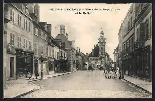 AK Nuits-Saint-Georges, Place de la République et le Beffroi