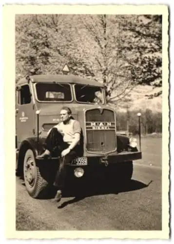 28 Fotografien Lastwagen MAN, LKW der Westfalenhütte Dortmund, LKW wird beladen, LKW Fuhrpark uvm.