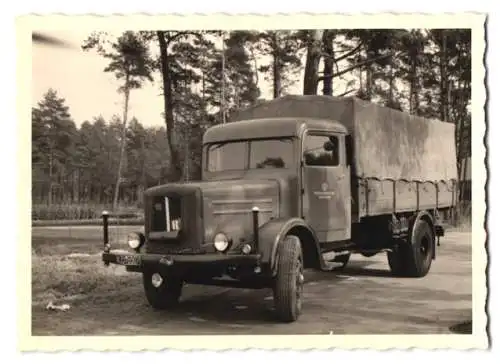 28 Fotografien Lastwagen MAN, LKW der Westfalenhütte Dortmund, LKW wird beladen, LKW Fuhrpark uvm.