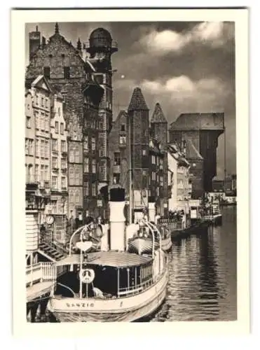 12 Fotografien Julius Simonsen, Oldenburg, Ansicht Danzig - Gdansk, Zeughaus, Hafen, Marienkirche, Artushof u.a.