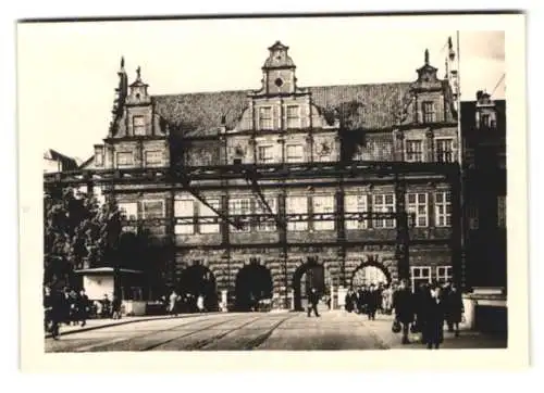 12 Fotografien Julius Simonsen, Oldenburg, Ansicht Danzig - Gdansk, Zeughaus, Hafen, Marienkirche, Artushof u.a.