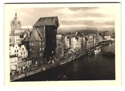 12 Fotografien Julius Simonsen, Oldenburg, Ansicht Danzig - Gdansk, Zeughaus, Hafen, Marienkirche, Artushof u.a.