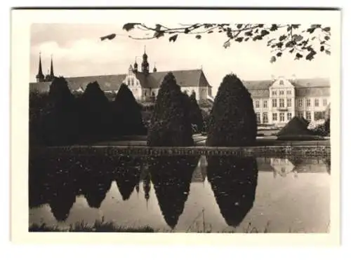 12 Fotografien Julius Simonsen, Oldenburg, Ansicht Danzig - Gdansk, Zeughaus, Hafen, Marienkirche, Artushof u.a.