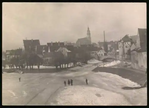 Fotografie unbekannter Fotograf, Ansicht Donauwörth, Stadtansicht mit eingefrorenem Fluss im Winter