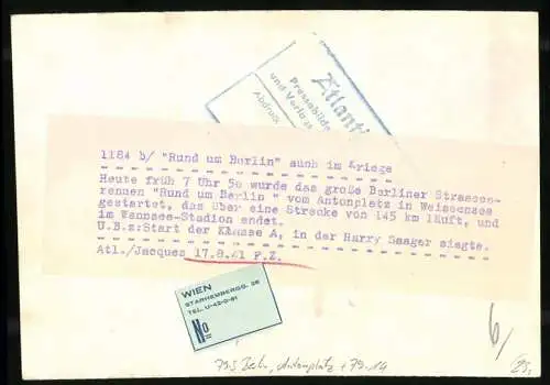 Fotografie Jacques, Ansicht Berlin, Antonplatz, Fahrrad-Rennen Rund um Berlin 1941, Start der Klasse A 1941