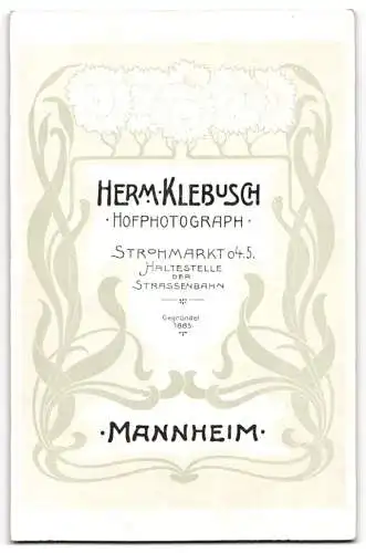 Fotografie Herm. Klebusch, Mannheim, Strohmarkt 4.5, Portrait eines Herrn mit Brille und Schnurrbart