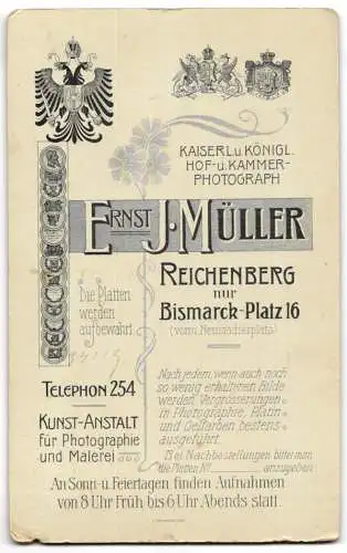 Fotografie Ernst J. Müller, Reichenberg, Bismarck-Platz 16, Zwei Kinder mit einem Spielzeugpferd