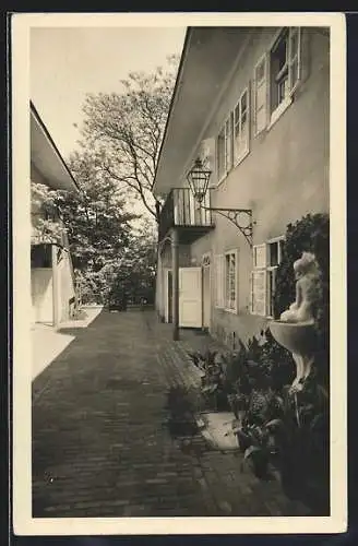 AK Wien, Franz Schuberts Geburtshaus, Nussdorferstrasse 54, Hof mit Forellenbrunnen