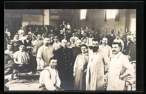 Foto-AK Wien, Ärzte und Patienten im Reservespital