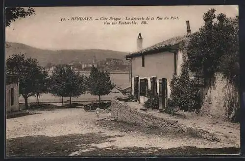 AK Hendaye, La descente de la Rue du Port, Vue sur Fontarabie