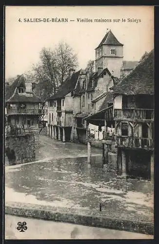 AK Salies-de-Béarn, Vieilles maisons sur le Saleys