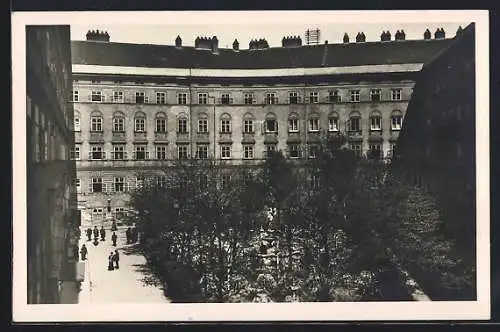 AK Wien, Blick in den Schottenhof