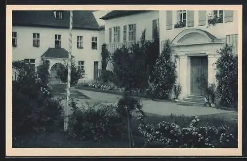 AK Triesdorf, Landwirtschaftliche Kreishaushaltungsschule, das Weisse Schloss in der Rosenblüte