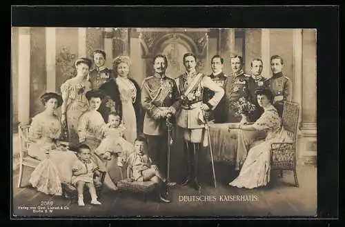 AK Kaiser Wilhelm II. von Preussen und seine Familie mit Enkeln