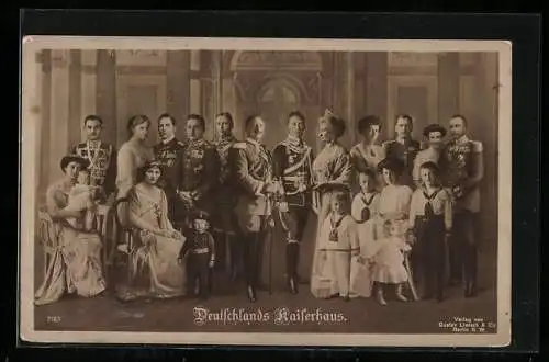 AK Kaiserfamilie, Gruppenfoto