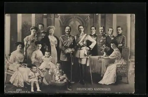 AK Kaiser Wilhelm II. von Preussen und seine Familie mit Enkeln