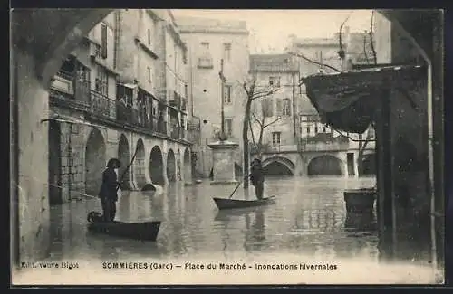 AK Sommières / Gard, Place du Marché, Inondations hivernales