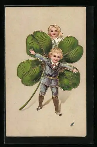Präge-AK Kinder mit riesigem Kleeblatt