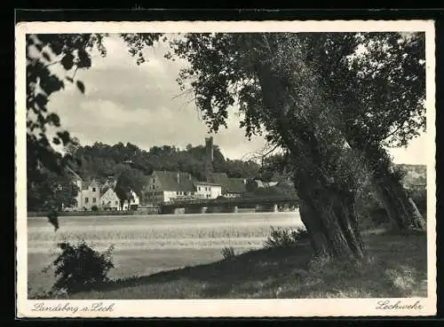 AK Landsberg a. Lech, Lechwehr mit Häusern