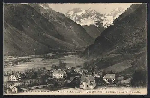 AK Le Valgaudemar-la-Chapelle, Vue generale, au fond, les Aupillous