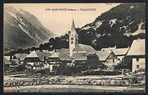 AK Vallouise /Dauphiné, Vue centrale avec l`eglise