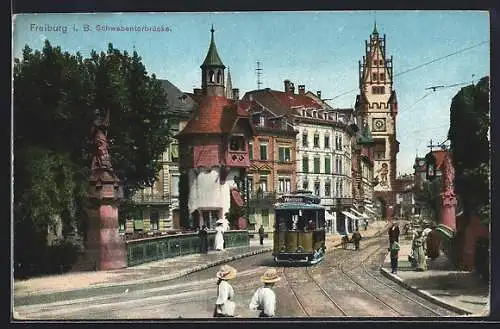 AK Freiburg i. B., Schwabentorbrücke mit Strassenbahn