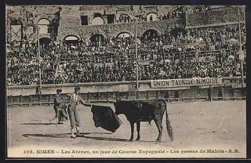 AK Nimes /Gard, les Arènes, un jour de Course Espagnole, les passes de Muleta