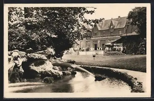 AK Beauvais /Oise, la Gare vu du Square