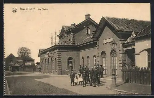 AK Roeselaere, De Statie, Kinder vor dem Bahnhof