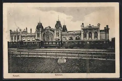 AK Kowel, Bahnhof mit Eisenbahn