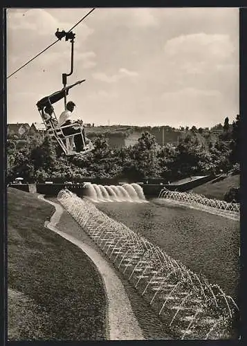 AK Stuttgart, Gartenschau- und Ausstellungs-Gelände, Höhenpark Killesberg, Sesselbahn über grossen Wasserspielen