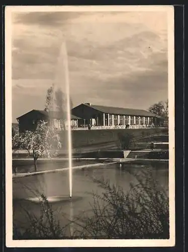 AK Stuttgart, Blick auf die Hauptgaststätte mit Springbrunnen