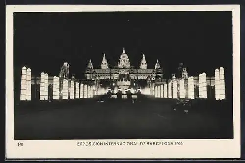 AK Barcelona, Exposicion Internacional 1929, Palais National nocturne