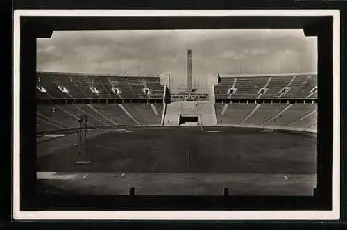 AK Berlin, Reichssportfeld mit Glockenturm, Olympia