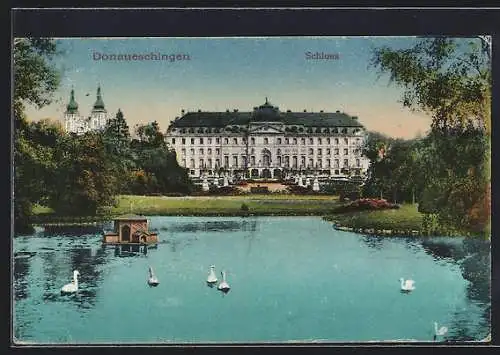 AK Donaueschingen, Schloss, vom Wasser gesehen