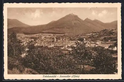 AK Annweiler /Pf., Totalansicht mit Bergpanorama