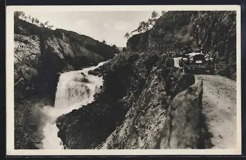 AK Nordheimsund, Wasserfall in der Schlucht Tokagjelet