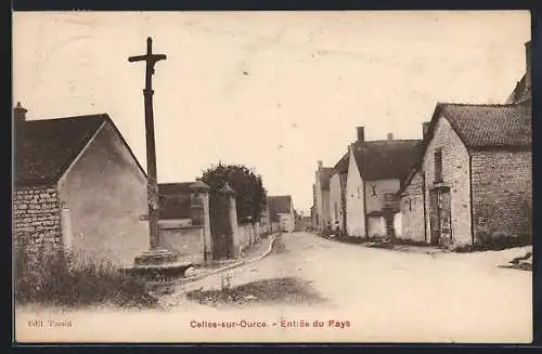 AK Celles-sur-Ource, Entrée du Pays avec croix en pierre