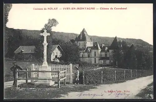 AK Ivry-en-Montagne, Château de Couraboeuf à Ivry-en-Montagne avec croix en pierre