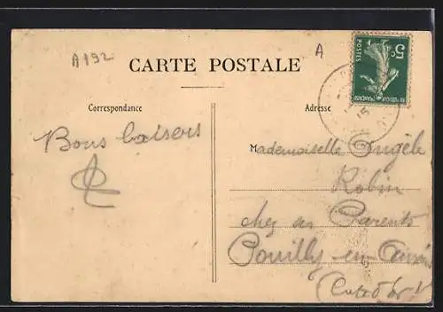 AK Arnay-le-Duc, L`Hôpital avec des gens devant l`entrée