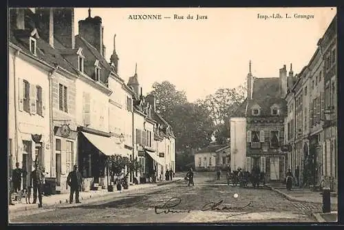 AK Auxonne, Rue du Jura avec bâtiments et piétons