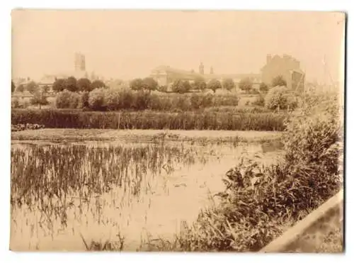 2 Fotografien unbekannter Fotograf, Ansicht Peronne, Hotel de Ville & Panorama am Ortsrand