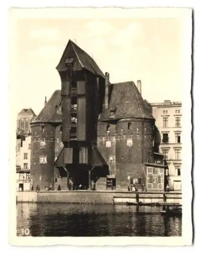 10 Fotografien Ottomar Steinbach, Danzig, Ansicht Danzig, Bahnhof, Langermarkt mit Rathaus, Marienkirche, Krantor