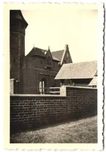 9 Fotografien Ansicht Marienburg /Malbork, Strassenpartie mit Rathaus und Marientor, Burghof, St. Marienkirche 1938