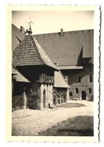 9 Fotografien Ansicht Marienburg /Malbork, Strassenpartie mit Rathaus und Marientor, Burghof, St. Marienkirche 1938