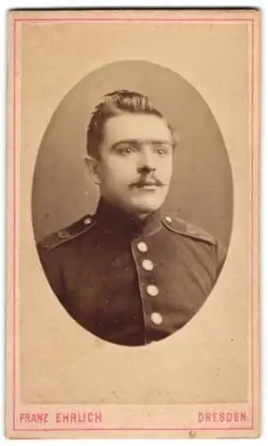 Fotografie Franz Ehrlich, Dresden, junger Soldat in Uniform Rgt. 108