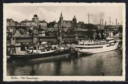 AK Stettin, Der Innenhafen mit angelegten Schiffen