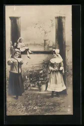 Foto-AK NPG NR: 195, Buchstabe H, Windmühle am Wasser, Frauen mit Blumen